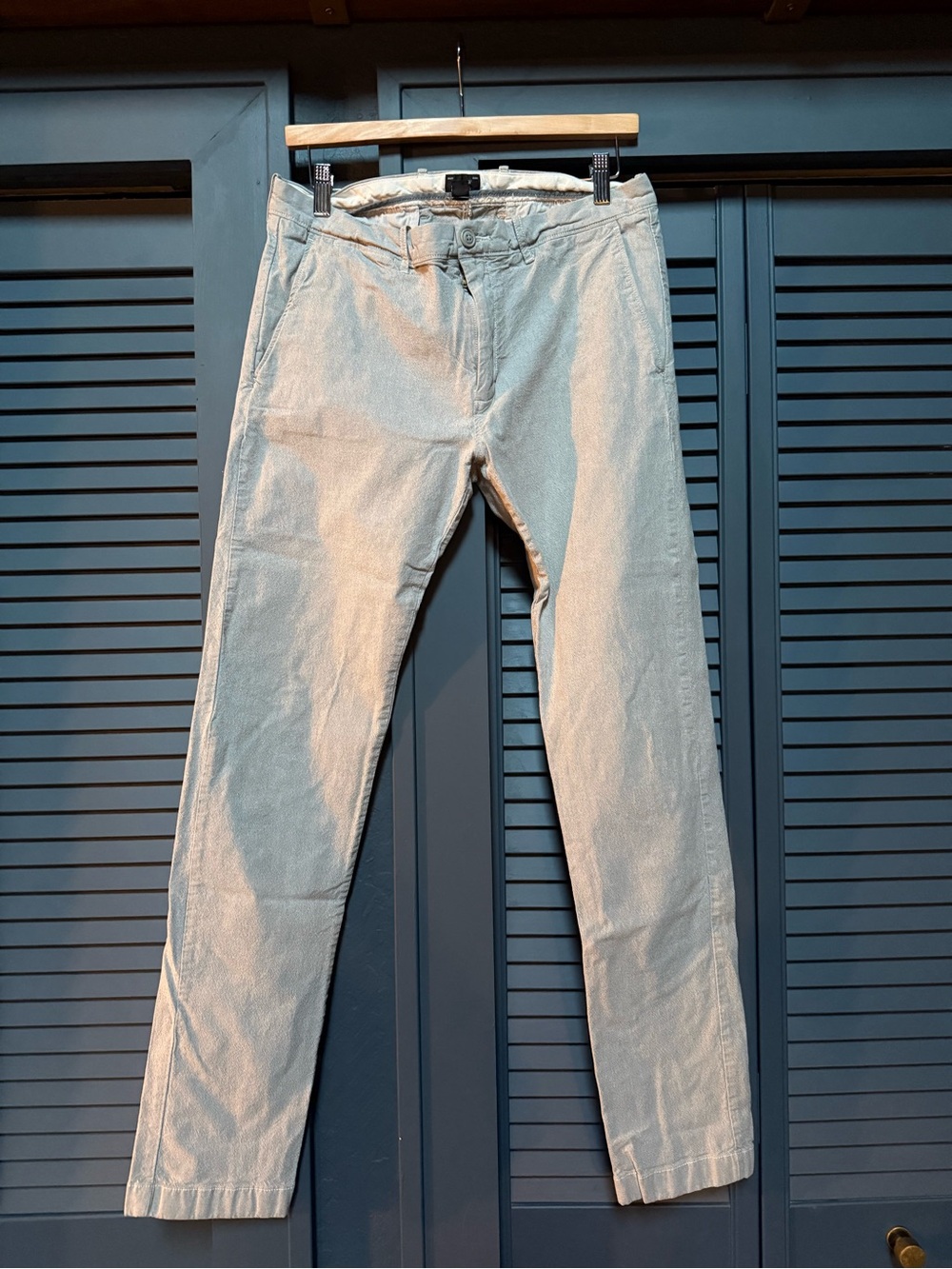 J. Crew Men's Light Gray Chambray Chinos Pants 484 Slim Fit 32x34